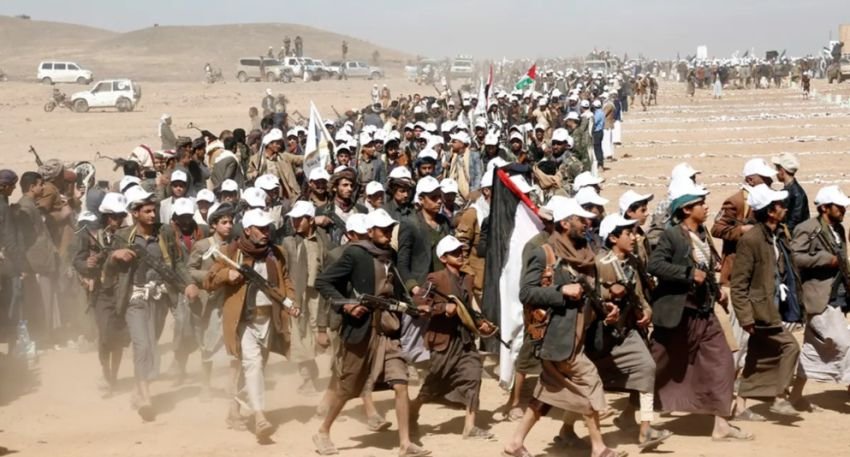 Kelompok Houthi Ancam Targetkan Kapal Perang AS di Laut Merah Jika Serang Iran