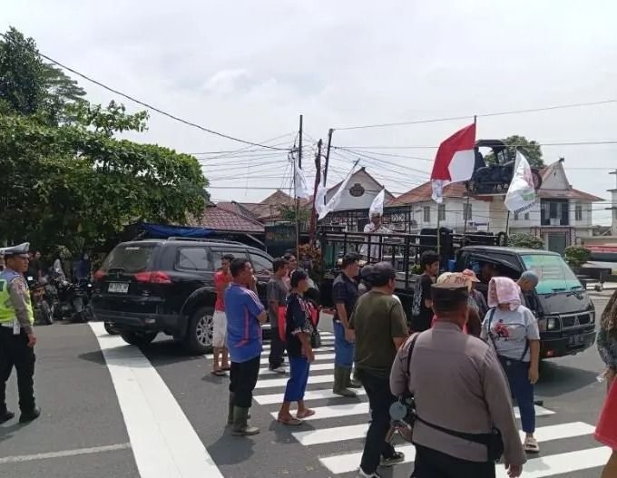 Pedagang Pasar Horas Kepung Balai Kota Pematangsiantar, Tuntut Akses Dialog dengan Pemko