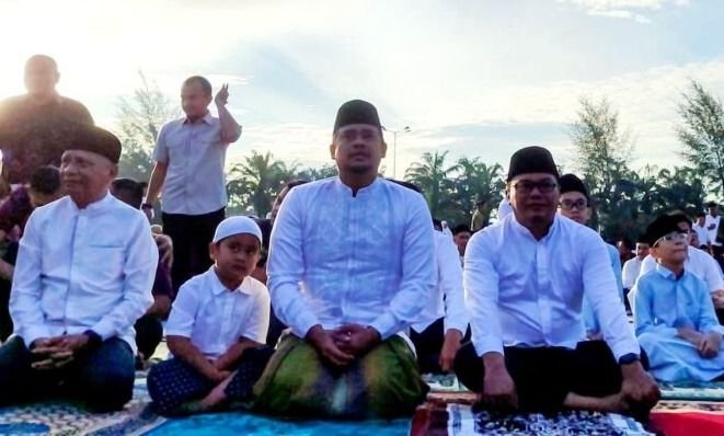Gubernur Sumut Bobby Nasution dan Bupati Deliserdang Laksanakan Salat Idul Adha 1446 H Bersama Ribuan Warga di Lubukpakam