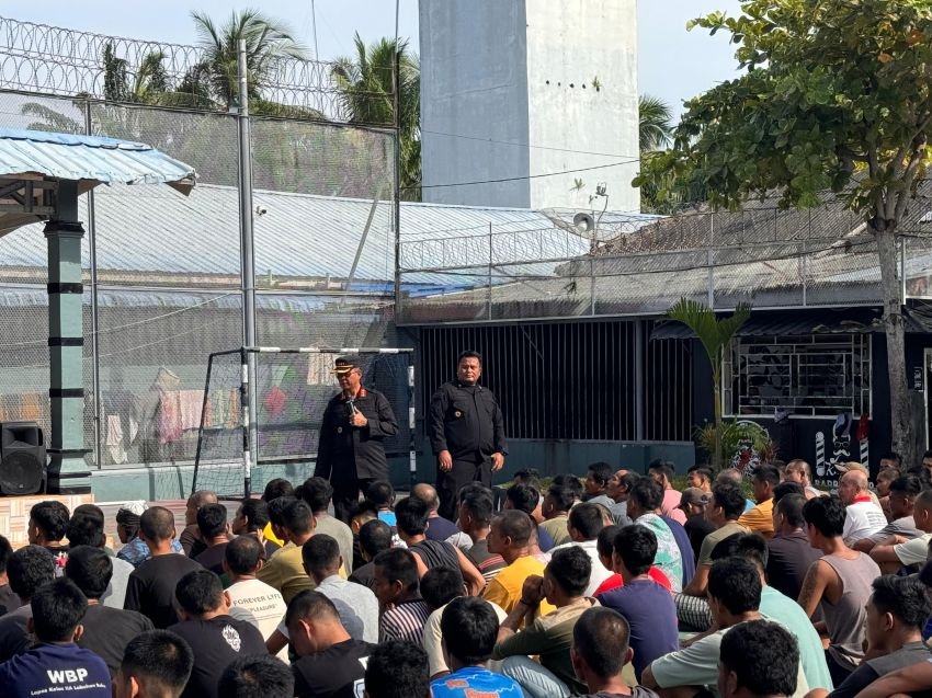 Kalapas Labuhan Ruku Beri Pengarahan Kepada Warga Binaan: Jaga Kesehatan dan Jalin Kebersamaan