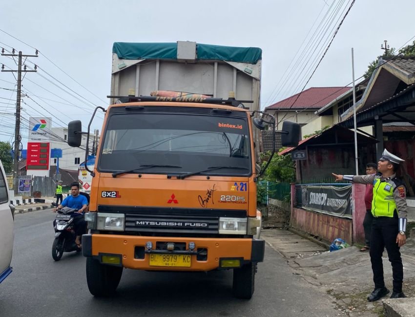 Satlantas Polres Sibolga Sosialisasikan Bahaya Overload dan Overdimensi, Penindakan Dimulai 14 Juli