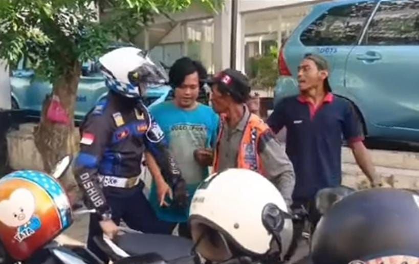 Kutip Rp 20 Ribu, Jukir Ilegal di Medan Melawan Saat Ditertibkan Dishub