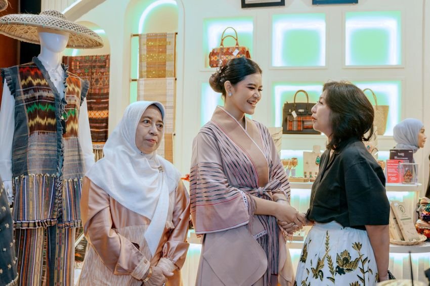 Kahiyang Ayu Gaungkan Warisan Budaya Sumut di Indonesia Fashion Week 2025
