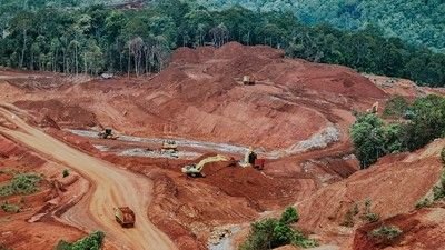 PKS: Tambang Dekat Obyek Wisata Dikeluhkan, Bahlil Malah Tertibkan Pulau Gag