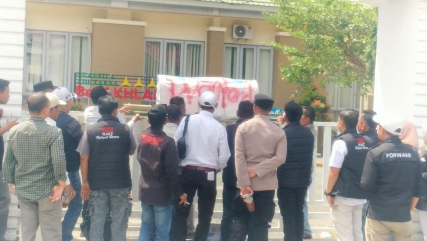 Aksi Unjuk Rasa Memanas, Aktivis Desak Kejari Sungai Penuh Usut Dugaan Korupsi Kades Pelayang Raya