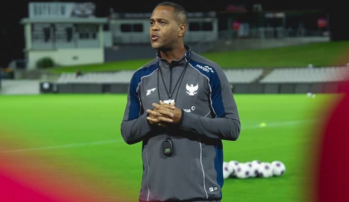 Kluivert Bicara Taktik dan Mental Tempur Garuda Jelang Lawan China
