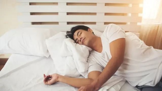 Susah Tidur? Coba 5 Doa Ini yang Dianjurkan Rasulullah SAW