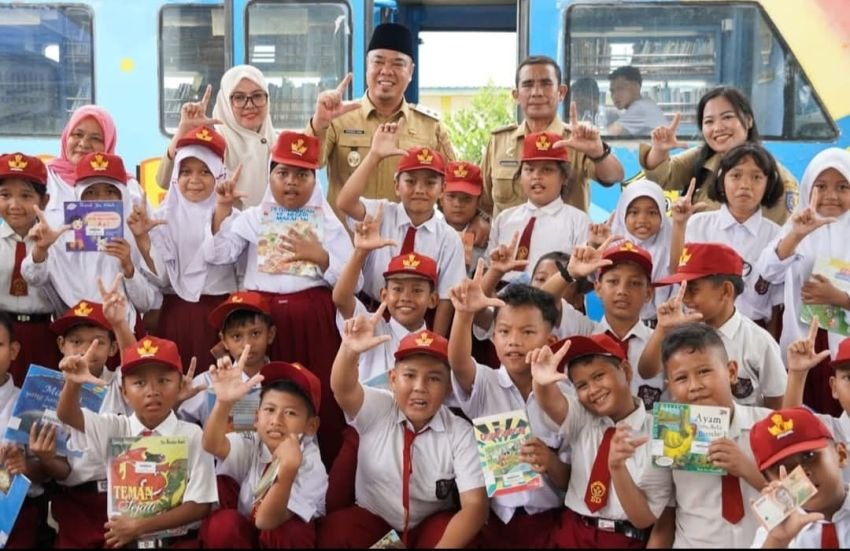 Perpustakaan Keliling Sambangi Kantor Camat Sei Balai, Wakil Bupati Dukung Budaya Literasi di Batu Bara