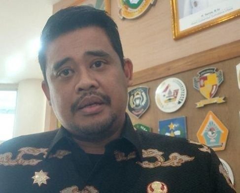 Bobby Nasution dan Surya Salat Idul Adha di Deli Serdang, Saksikan Penyembelihan Sapi Kurban Milik Presiden Prabowo