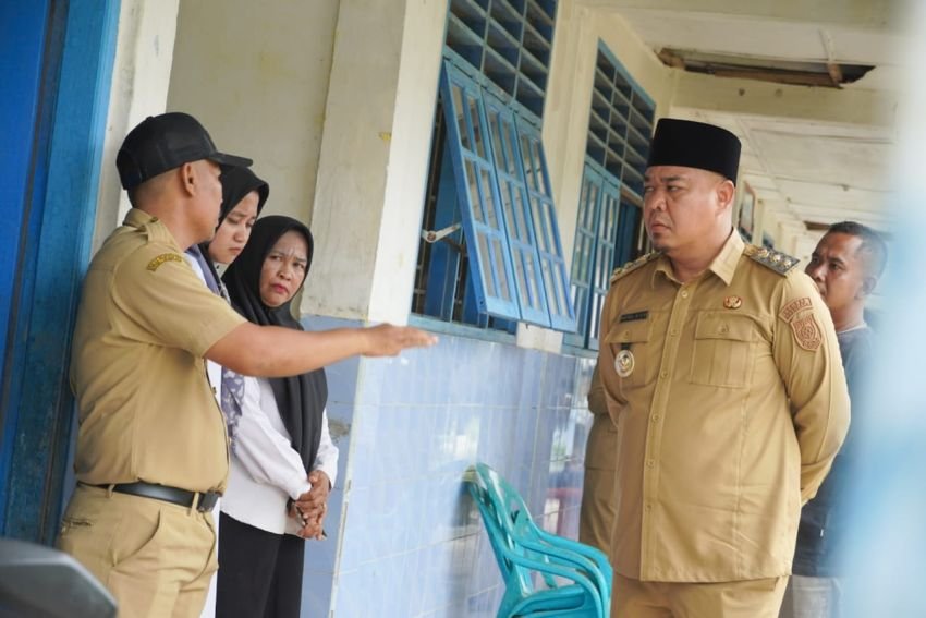 Kunjungi SDN 08 Pematang Rambai, Wakil Bupati Batu Bara Gerak Cepat Turunkan Bantuan