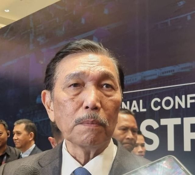 Luhut soal Revisi Garis Kemiskinan: Bukan Hal Aneh, Tapi Kebutuhan