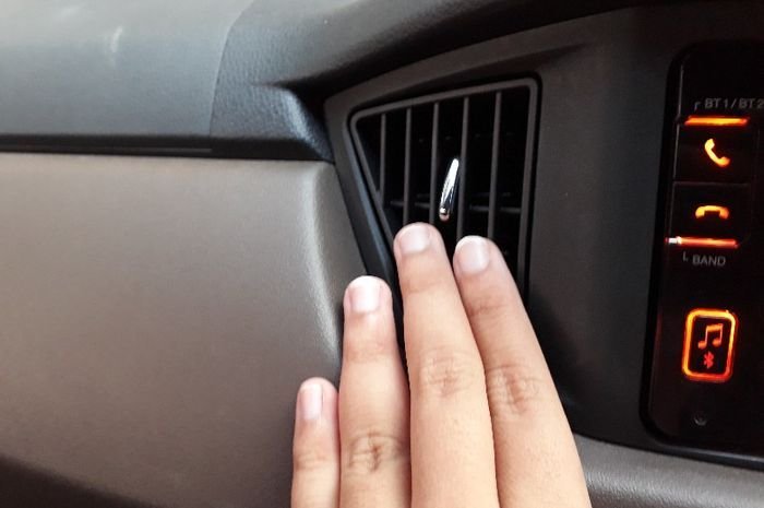 Perlukah Mematikan AC Mobil saat Menanjak? Analisis dari Sudut Pandang Mekanik