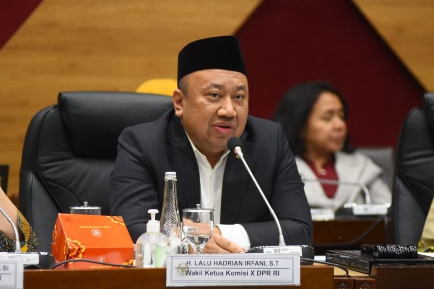 PR Sekolah Dihapus Dedi Mulyadi, DPR: Itu Kewenangan Guru, Bukan Kepala Daerah