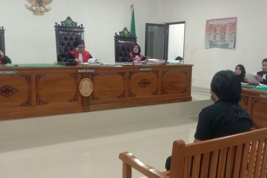 ASN Guru di Makassar Didakwa Beli dan Edarkan Uang Palsu, Sebagian Disumbangkan ke Pemulung