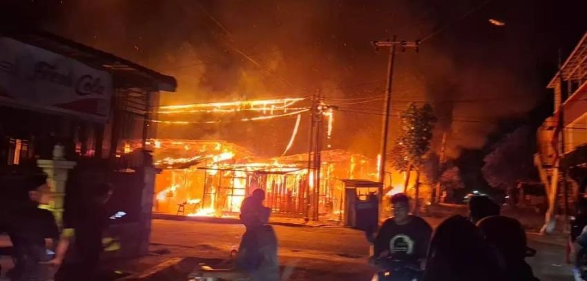 Kebakaran Hebat Hanguskan Belasan Kios di Lubuk Pakam, Kerugian Capai Ratusan Juta Rupiah