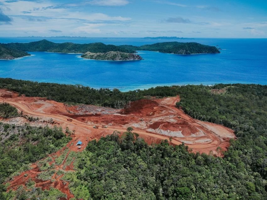 5 Juni 2025 Peringatan Hari Lingkungan Hidup Sedunia Tercoreng Isu Tambang Nikel di Raja Ampat