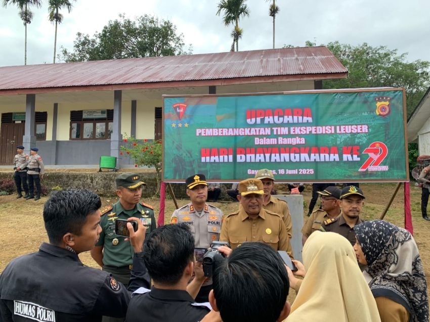 Tim Ekspedisi Gunung Leuser Peringati Hari Bhayangkara ke-79, Capai Titik Tertinggi dengan Semangat Bhayangkara