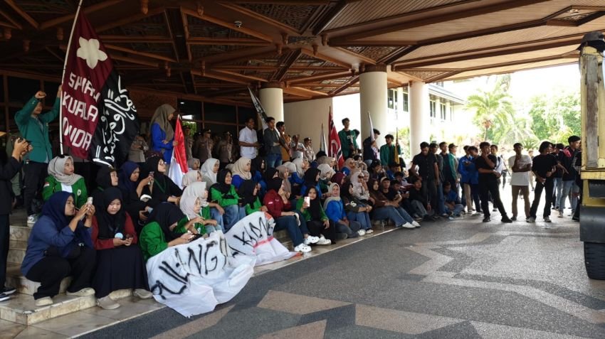 Aliansi Gerakan Aceh Melawan Demo di Kantor Gubernur, Tuntut Empat Pulau Dikembalikan dari Sumut