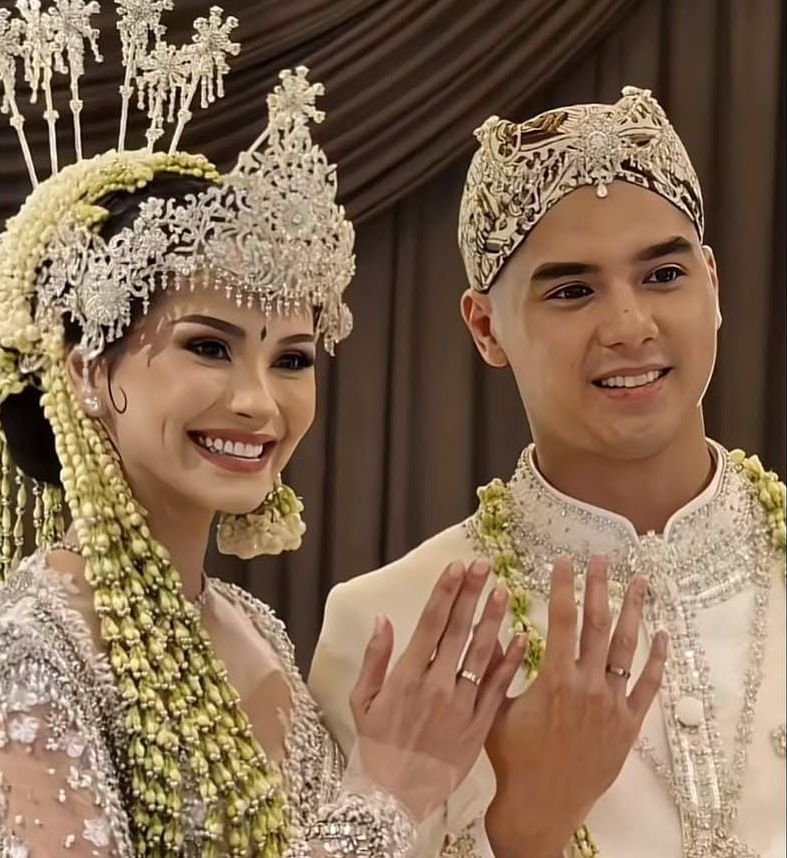 Al Ghazali Resmi Menikahi Alyssa Daguise dengan Mahar 16,6 Gram Logam Mulia dan Euro 2.025
