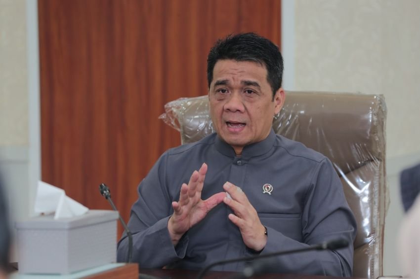 Wamendes Riza Patria Berkelakar: Pejabat Tak Urus Desa, Saya Usul Reshuffle ke Presiden Prabowo