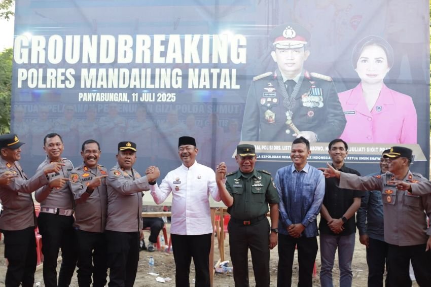 Bupati Madina Letakkan Batu Pertama Pembangunan Dapur Gizi Polres Madina