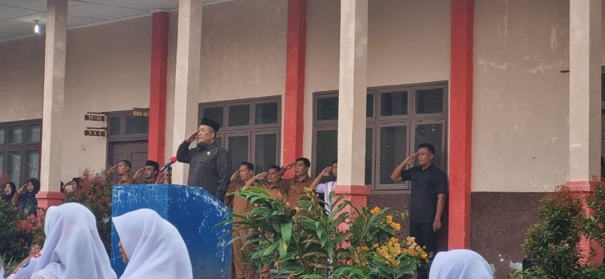 Hari Pertama Sekolah, Wakil Ketua DPRK Aceh Tengah Ingatkan Siswa Jauhi Narkoba dan Kenakalan Remaja