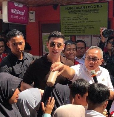 Kunjungi Sleman, Menko Zulhas Puji Kopdes Merah Putih: Paling Lengkap dan Ideal!