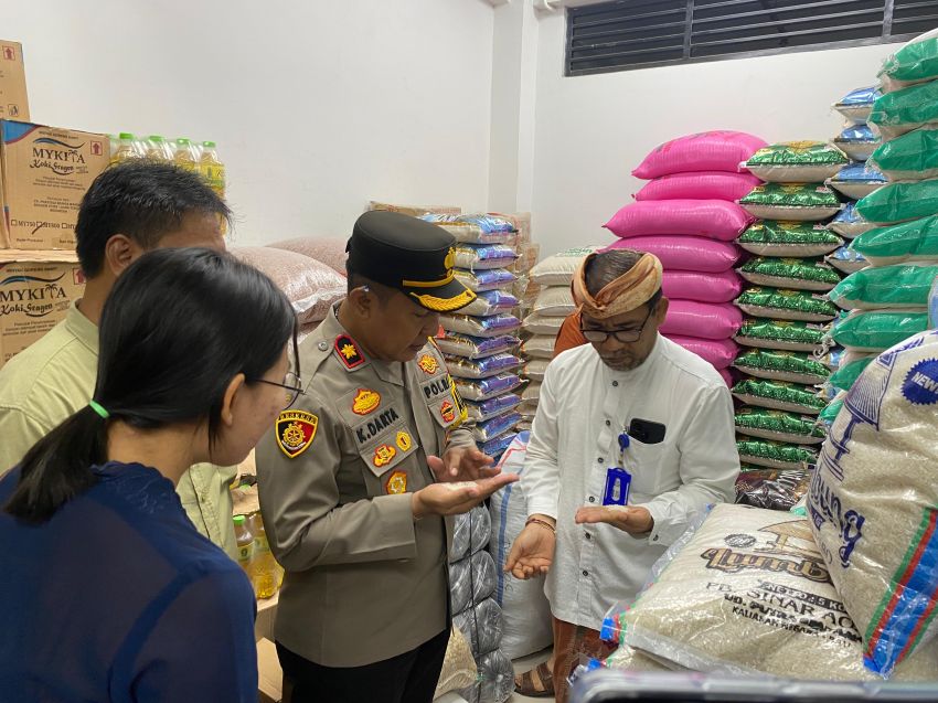 Cegah Peredaran Beras Oplosan, Polres Jembrana Bersama Tim Gabungan Sidak Pasar dan Pabrik