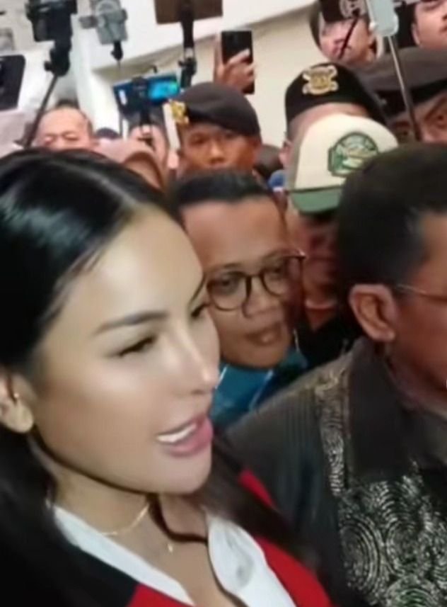 PN Jaksel Tolak Eksepsi Nikita Mirzani dalam Kasus Pemerasan dan Pengancaman Bos Skincare