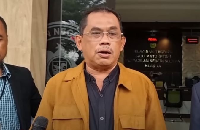 Gugatan Ijazah Jokowi Digugurkan, Penggugat: &ldquo;Ini Bukan Akhir, Kami Akan Ajukan Banding dan Gugatan Baru&rdquo;