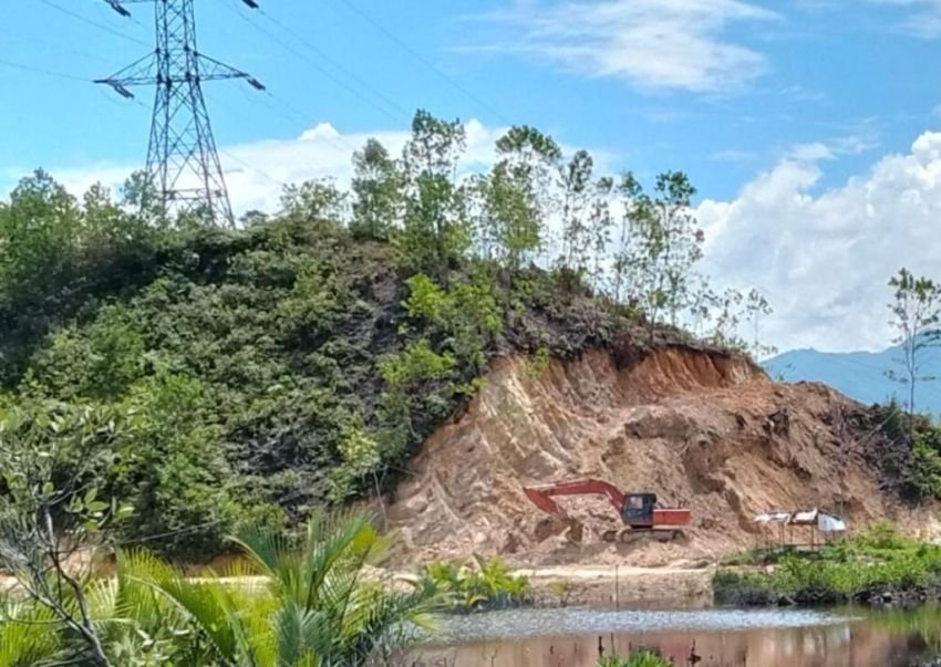 Warga Resah, Pengerukan Bukit Dekat Menara SUTET di Tapteng Dinilai Berbahaya