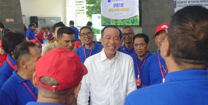 Jokowi Hadiri Reuni Fakultas Kehutanan UGM Angkatan 1980, Disambut Hangat Rekan Seangkatan
