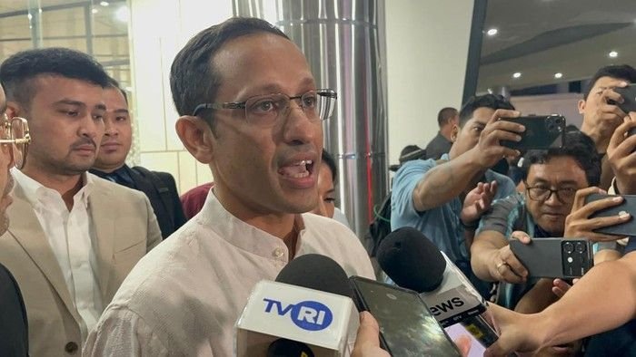 Nadiem Makarim Selesai Diperiksa 9 Jam oleh Kejagung soal Dugaan Korupsi Laptop Rp9,9 Triliun