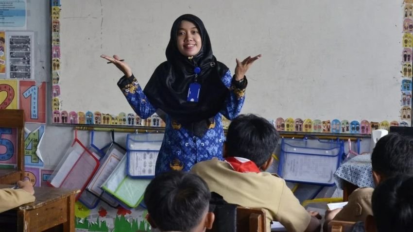 Kemendikdasmen: Guru Kini Cukup Tatap Muka 16 Jam, Sisanya Bisa Lewat Tugas Tambahan