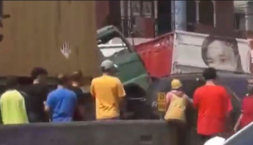 Rem Blong, Truk Trailer Tabrak 8 Kendaraan di Bawen, 7 Orang Terluka