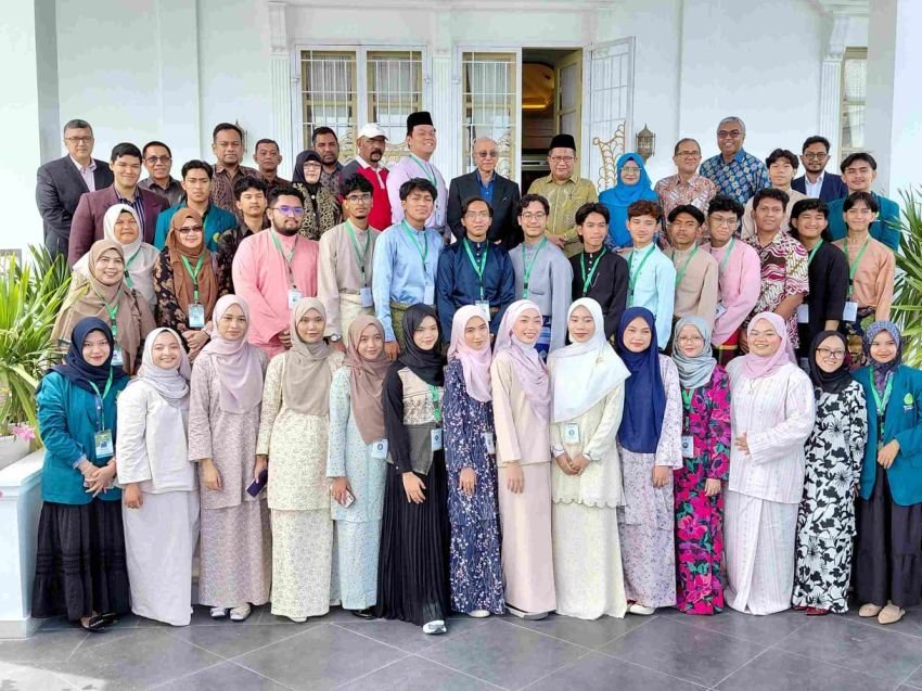 Mahasiswa Universiti Malaya dan Unmuha Penuhi Undangan Silaturahmi Paduka Wali Nanggroe Aceh