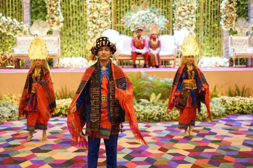 Onang-Onang: Ratapan Cinta Ibu dalam Lantunan Bahagia Adat Mandailing