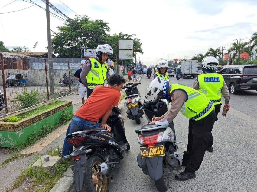 Ops Patuh Toba 2025: Satgas Gakkum Tertibkan Pelanggar Lalu Lintas di Medan, Kasus Kecelakaan Turun 43,9%