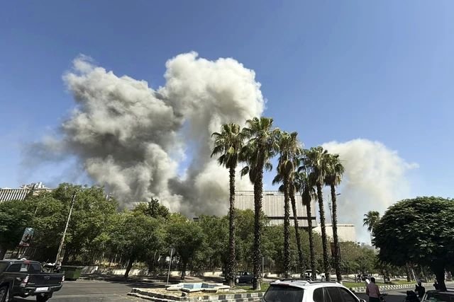 Breaking News! Israel Serang Suriah