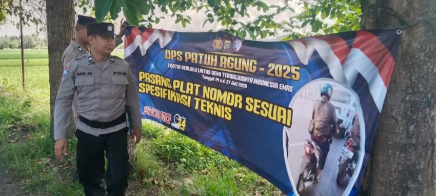 Subsatgas Binluh Ops Patuh Agung 2025 Polres Jembrana Gencar Sosialisasi Tertib Lalu Lintas di Jalan Udayana