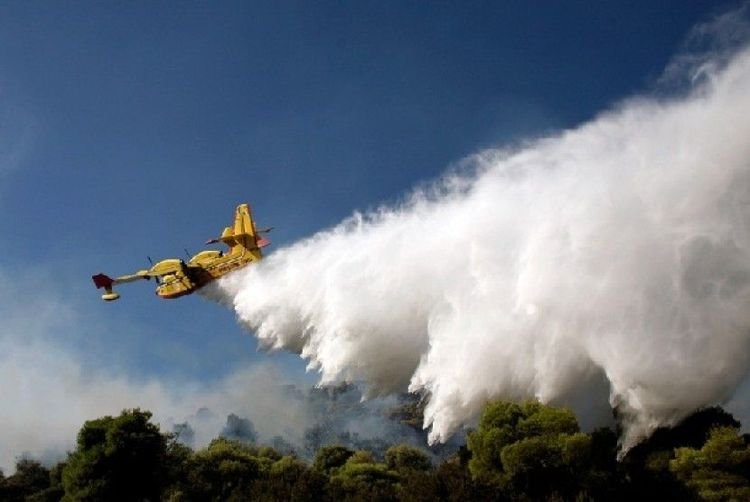 BMKG Perluas Operasi Hujan Buatan ke Kalimantan Barat dan Sumatera untuk Cegah Karhutla