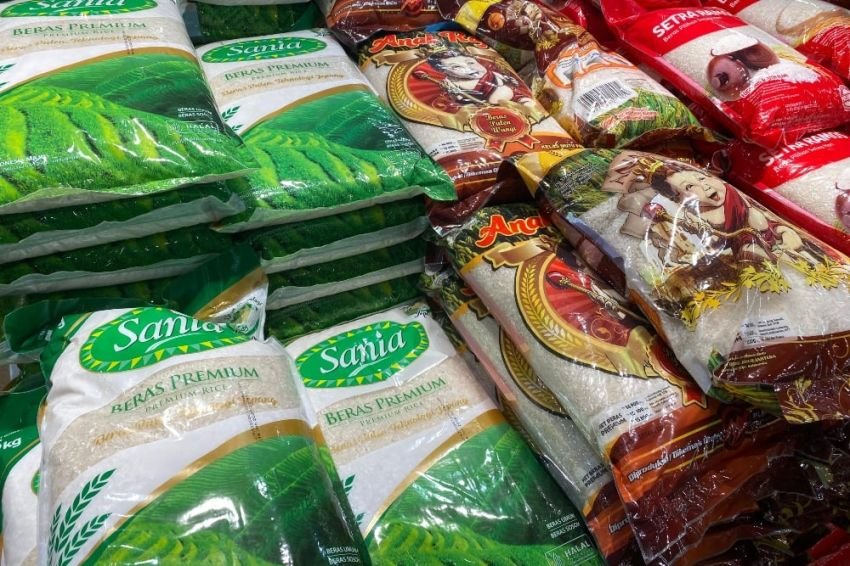 Heboh Beras Oplosan, Stok di Ritel Modern Menghilang Meski Pemerintah Larang Penarikan