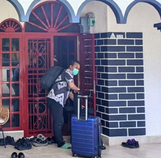 KPK Geledah Rumah Direktur PT DNG di Padangsidimpuan, Bawa Tiga Koper dan Bukti Tanda Terima Uang