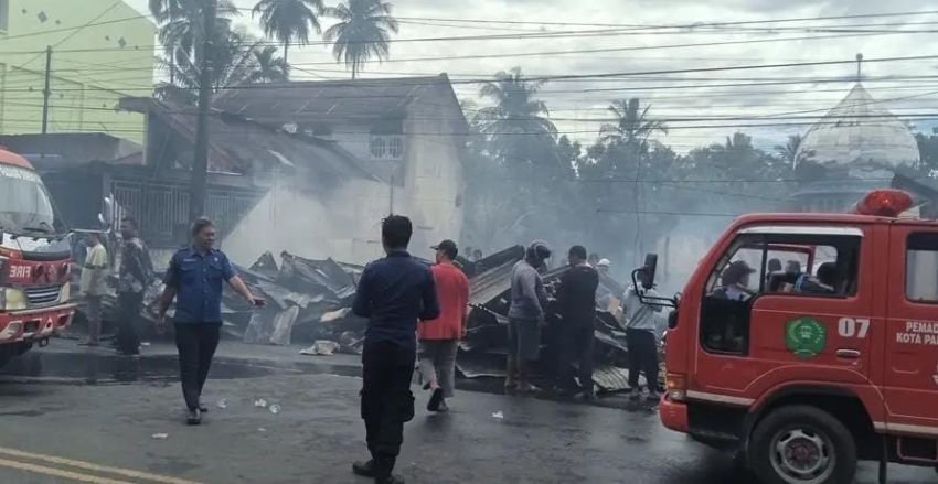 Kebakaran Hebat Landa Padangsidimpuan, Empat Kios dan Satu Rumah Ludes Terbakar