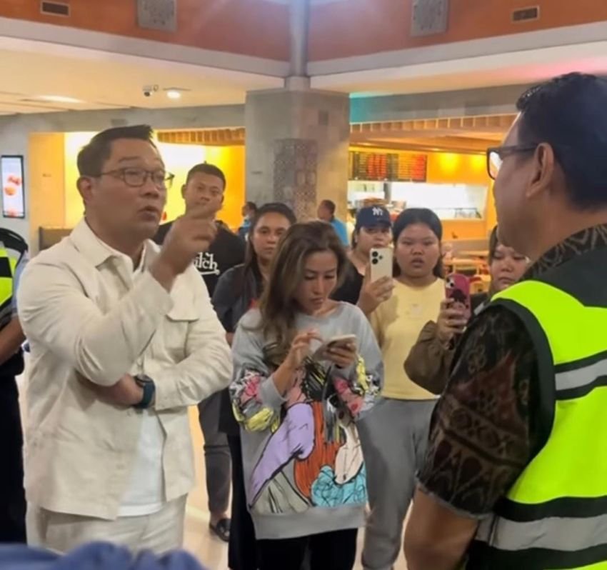 Terjebak Delay, Ridwan Kamil Protes Keras Penerbangan di Bandara Bali