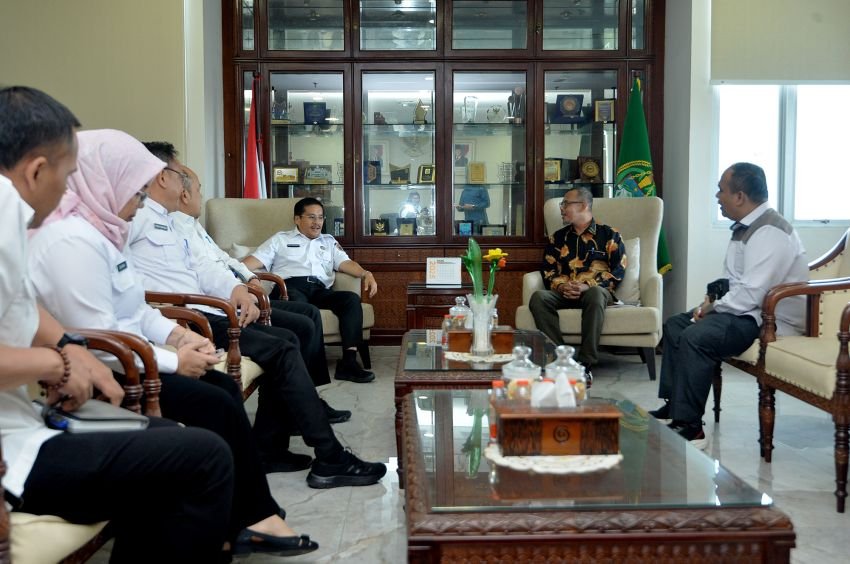 Sekdaprov Sumut Terima Kunjungan KPID Bahas Masa Jabatan dan Peran Pengawasan Siaran Radio