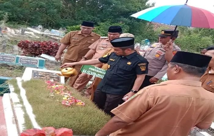 Jelang HUT ke-17, Pemkab Labura Ziarahi Makam Tokoh Pemekaran