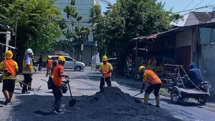 Dinas SDABMBK Kota Medan Lakukan Perbaikan Jalan dan Drainase di Sejumlah Kecamatan