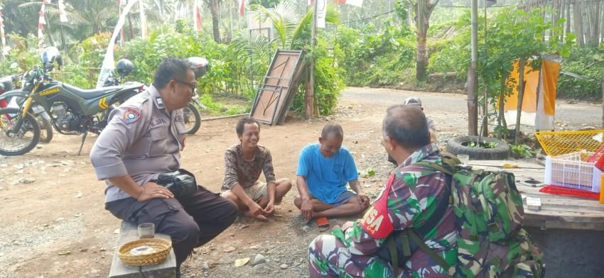 Babinsa dan Bhabinkamtibmas Jalin Keakraban dengan Warga di Jembrana, Perkuat Sinergi dan Kewaspadaan
