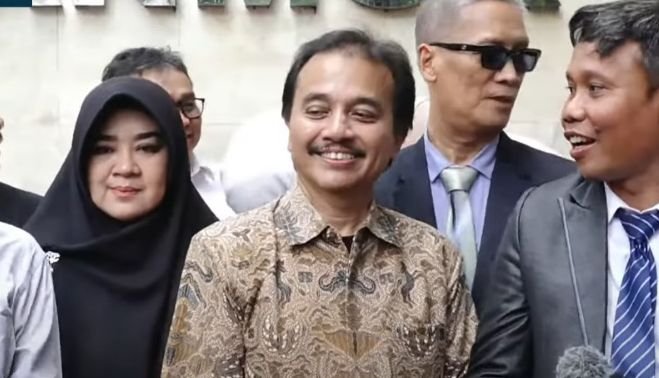 Roy Suryo Ogah Jawab Pertanyaan Polisi Soal Ijazah Palsu Jokowi: &lsquo;Enggak Ada Hubungannya!&rsquo;